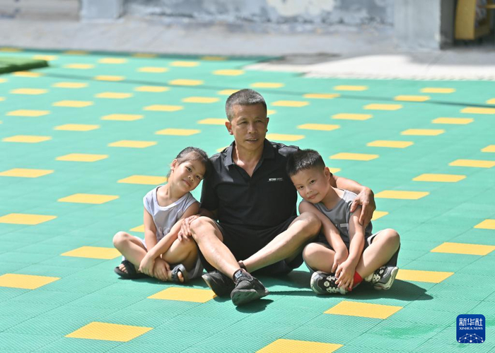 新华全媒 |这五年,黄文秀的"接棒者"们续写青春之歌|90后|00后|黄文秀