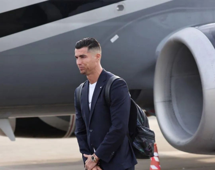 c罗帅气西装照来袭