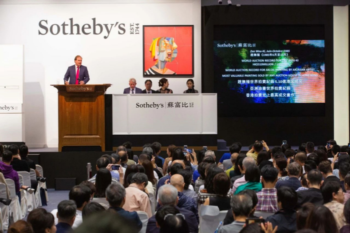 在全球领域的艺术品拍卖会上，70%以上的拍品都是油画，拍卖价格也非常高 | 图源：苏富比