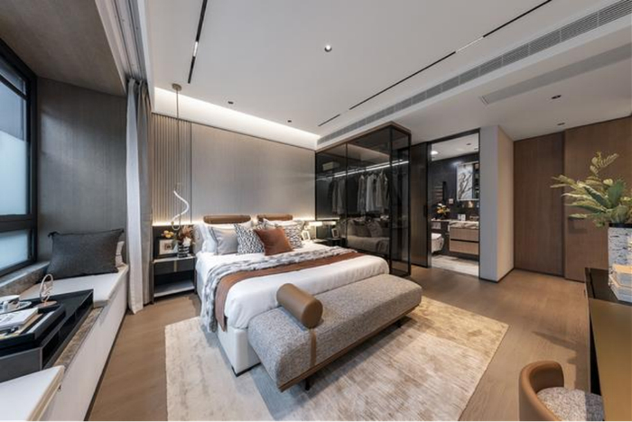 眼下,全南京的豪宅都在卷产品,而南京本土房企凤凰置业,以国企的匠心