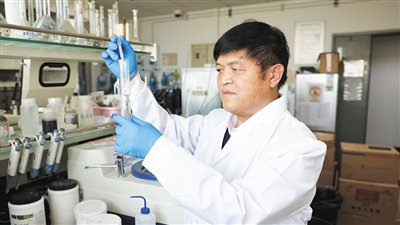 李群生,北京化工大学化学工程学院教授,博士生导师,教育部"集成电路