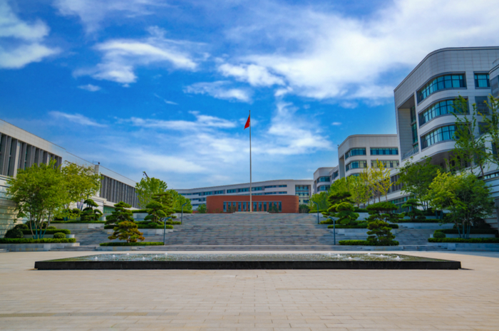 首批50人!历城二中彩石校区2024年人文特色生招生简章来啦