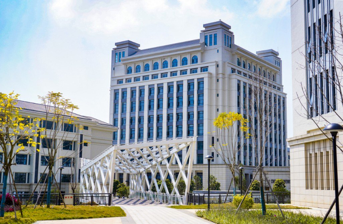 身处高鼎端科教走廊,肇庆医学院未来可期