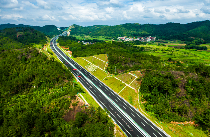 出省更便利!韶关两条高速公路本周末通车