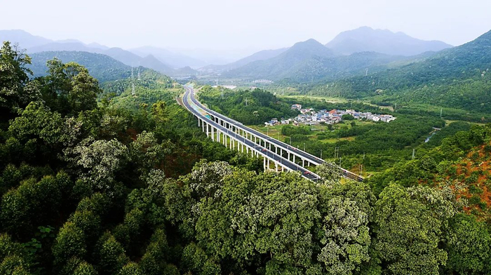 出省更便利!韶关两条高速公路本周末通车