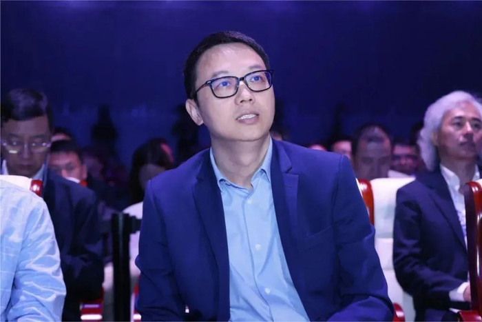 在阿里内部,作为阿里巴巴创始团队"十八罗汉"之一的吴泳铭被大家亲切