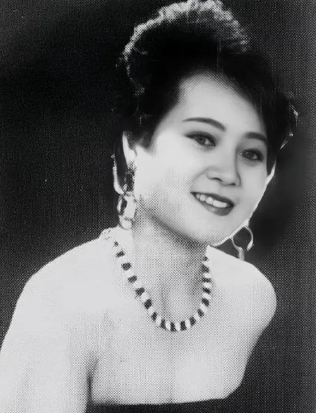 成都一年轻狱警,被女死刑犯迷得神魂颠倒,帮她出狱后自己被抓:我愿为她付出一切!