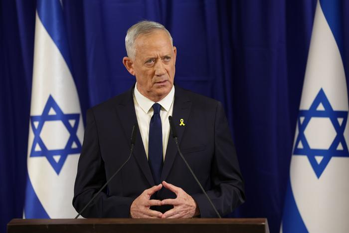 当地时间2024年6月9日，以色列，以色列战时内阁成员本尼·甘茨发表公开演讲，宣布退出战时内阁。图/IC photo