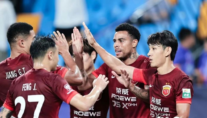 中超大结局？申花半程不败仍在补强 夏窗签下中日混血后卫-中超申花队