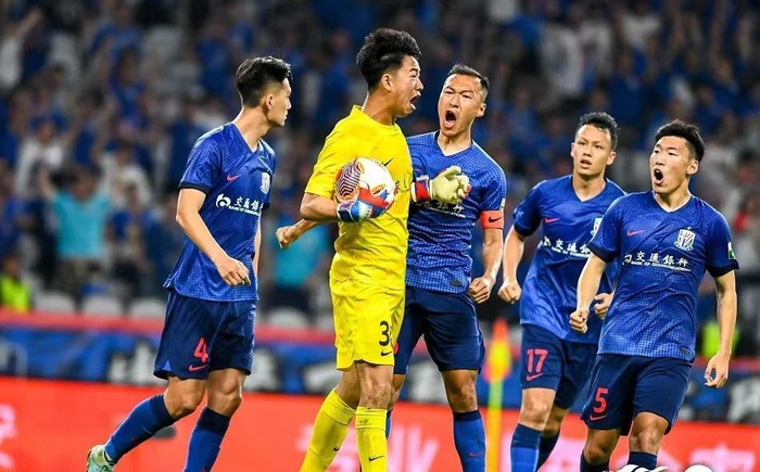 中超大结局？申花半程不败仍在补强 夏窗签下中日混血后卫-中超申花队