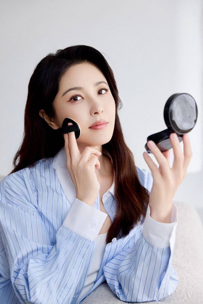 "中戏班花"曾黎爆剧,商务全面开花 成2024年"618"最大