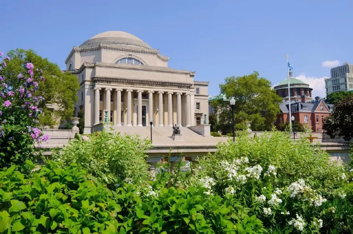 25%的美国亿万富豪,从这几所大学毕业