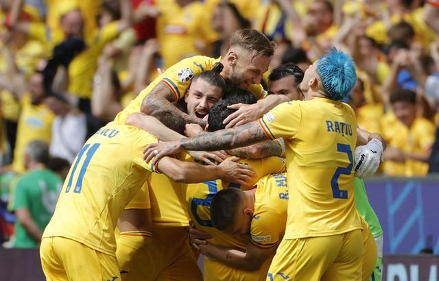 法国队收获欧洲杯“开门红”，罗马尼亚队完胜乌克兰队-2016法国欧洲杯完整比分