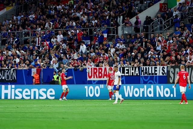 欧洲杯法国小胜奥地利,进攻端低效很明显,登贝莱被换下有内因