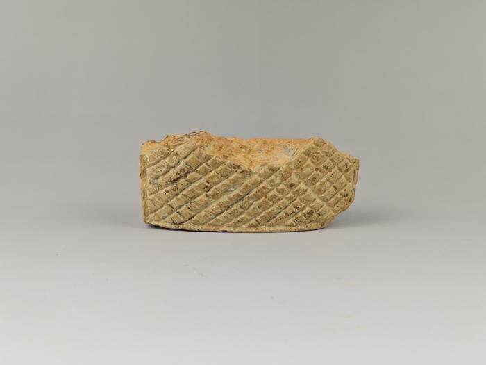 陶鼎 战国陶鼎 战国虽然这都是战国时期的陶鼎,但一个是楚文化风格,一