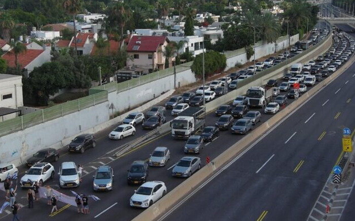 ▲示威者堵塞交通