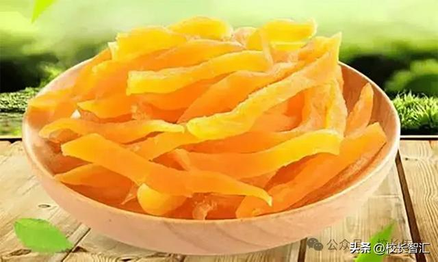 心灵手巧,为增加食欲,除了常把地瓜面做成窝窝头,还隔三差五地包包子