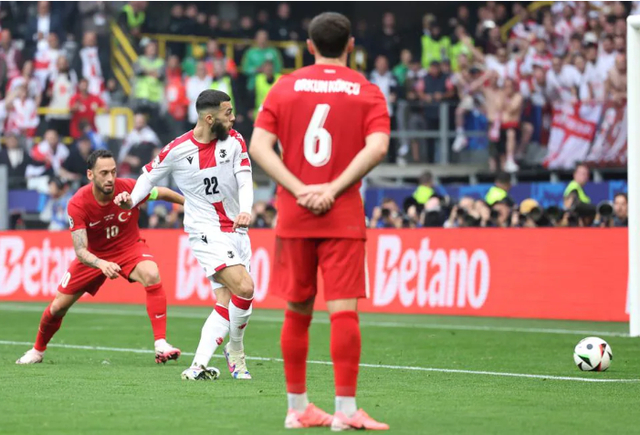 在附加赛里淘汰希腊之后,格鲁吉亚得以队史首次出战欧洲杯,这也是