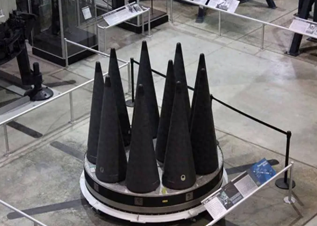 报告称，美国现在拥有1770枚处于部署状态的核弹头、1938枚处于储存状态的核弹头。图为美国分导式核弹头。