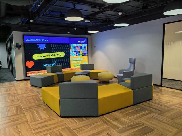 香港科学园内大楼的公共区域。人民网 杨春燕摄