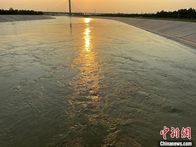 通过引江济淮工程，长江水北上流向淮河干流。安徽省引江济淮集团有限公司供图