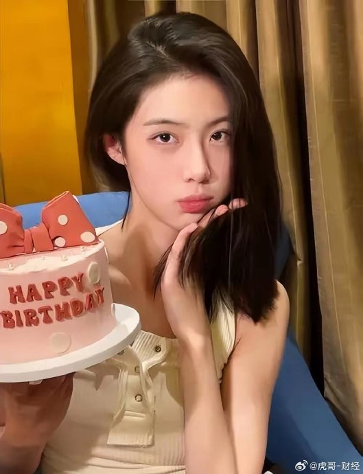 190cm女篮女神卓识晒美照,颜值身材引热议