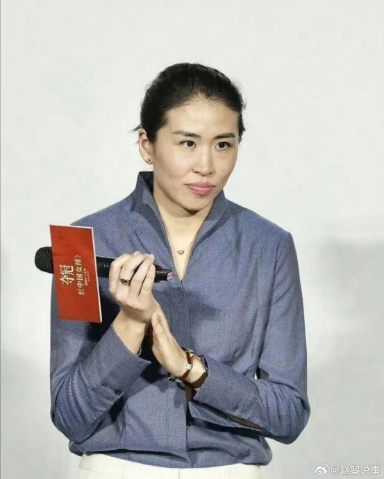 郎平的女儿白浪不仅继承了母亲的排球天赋,还拥有着令