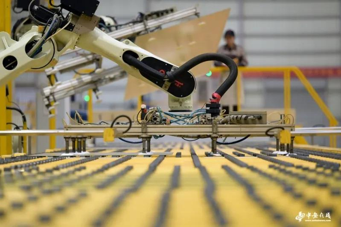 新能源产业燕龙基光伏材料生产车间