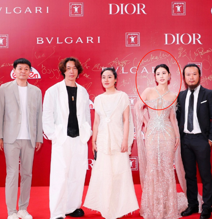 太强!黄景瑜前妻出道拍电影,还提名影后,本人演技不输前夫|上海国际电影节|王雨馨|男友|尴尬|实绩_新浪新闻
