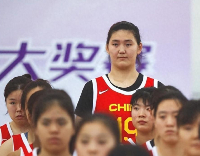 7点！中国U18女篮VS印尼队，12人身高出炉，张子宇领衔冲首胜|中国女篮|印尼女篮|女篮亚洲杯|中国u18女篮|热身赛_新浪新闻