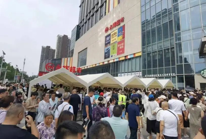 胖东来“爆改”永辉，销售额翻了13倍__财经头条
