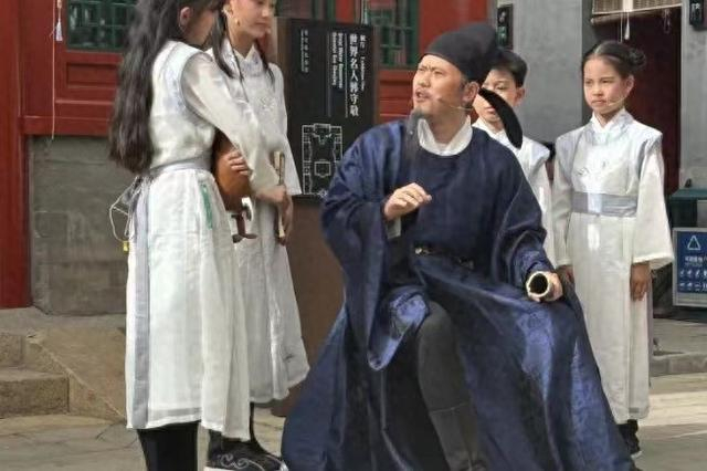 公益教育戏剧剧照（北京郭守敬纪念馆供图）