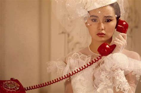 亦舒是对的,她选中了张曼玉;张曼玉也成就了黄玫瑰,独一无二.