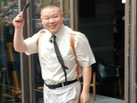 岳云鹏归乡河南录制节目,亲切问候众人,精神状态绝佳!