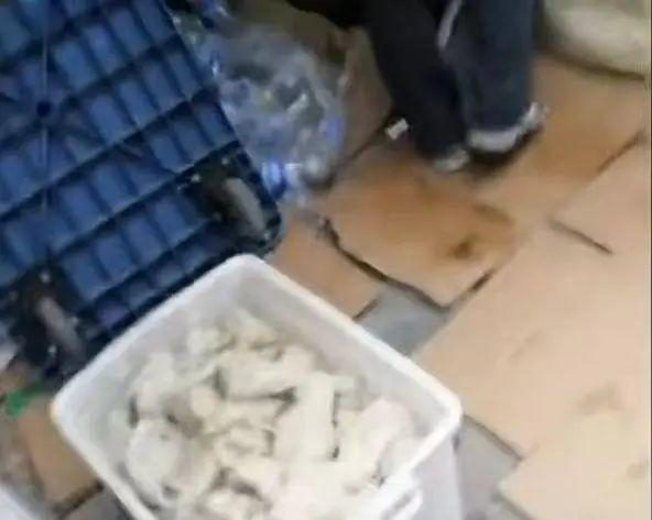 胖东来退款现场顾客排长队 工作人员：可过两天再来，退款没有具体截止日期-胖东来倒闭了吗?