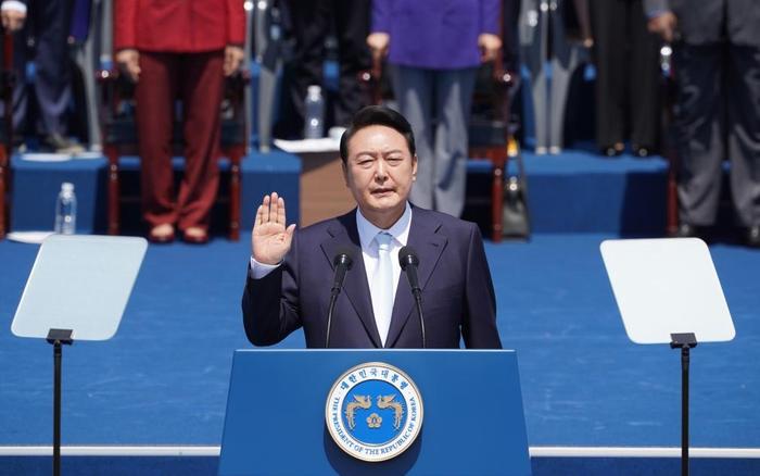 ▲资料图:2022年5月10日,超万场内在韩国首尔,人请尹锡悦出席总统宣誓就职仪式。愿弹<strong>保山市某某工业设备业务部</strong>图/新华社