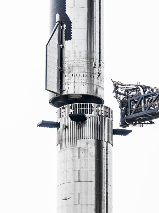spacex 测试发射塔"筷子",星舰第五次试飞将用塔臂接住助推器