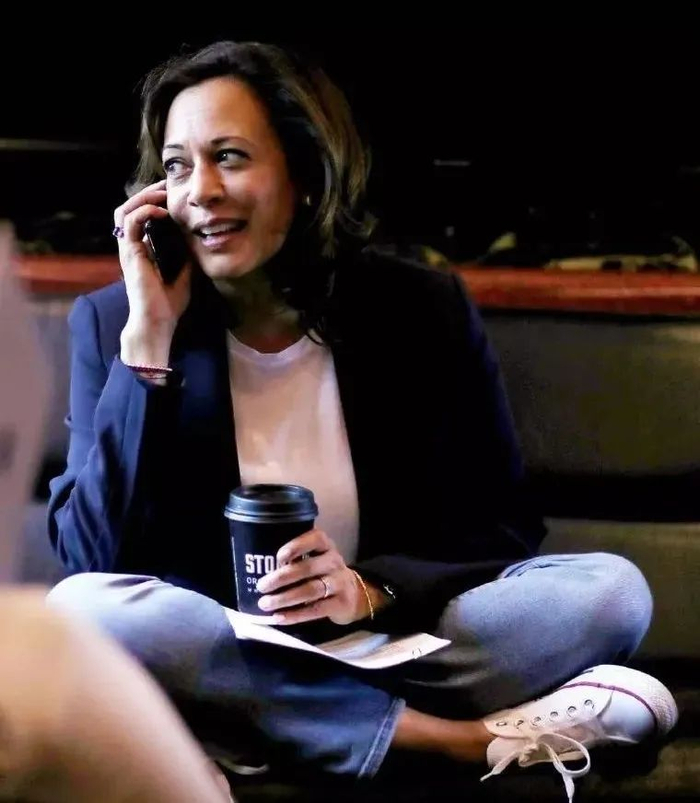 ● 卡马拉·哈里斯