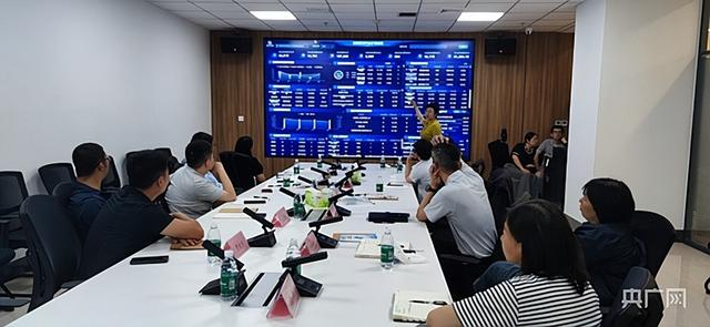 沈阳市药品比价系统运行。（来源：央广网）