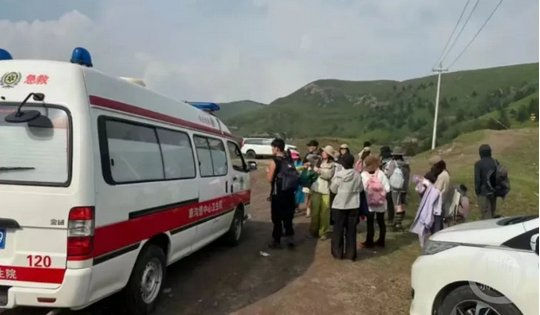 救护车到场救人。网络图