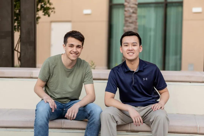 Gavin Uberti（左）和Chris Zhu（右）