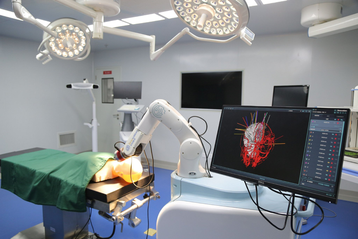 华科精准神经外科手术机器人。受访者供图