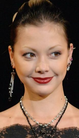 日本歌手土屋安娜 资料图