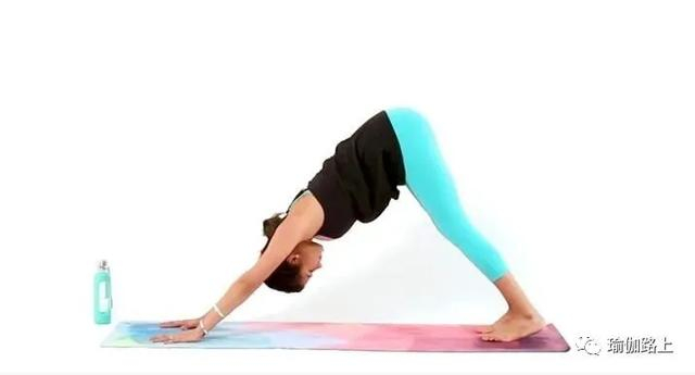 7 个瑜伽体式,甩掉"拜拜肉"!这个夏天给你一双纤细的手臂!