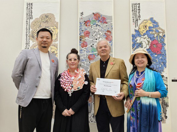 中国水墨与世界共鸣,塞纳河畔传捷报,上海艺术家陈琪
