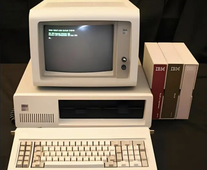 80年代IBM计算机  图源：pixabay