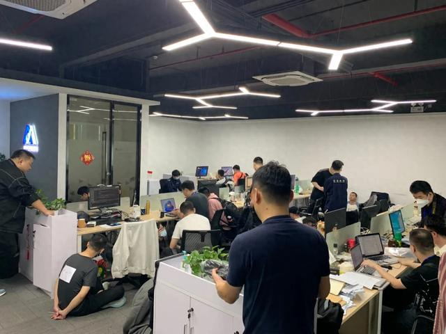 警方抓捕行动现场。（受访单位供图） 