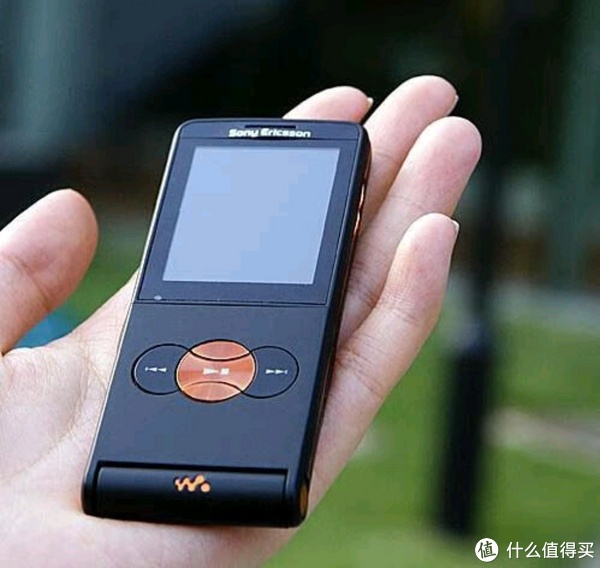 最好看的翻盖音乐手机索尼爱立信w350