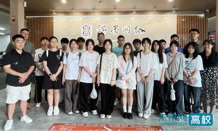 广州市白云工商技师学院艺术系主动出击 开创就业新图景