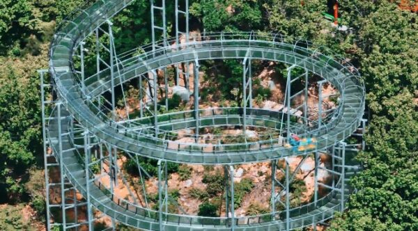 高山漂流玻璃栈道呐喊喷泉高空自行车高山滑索悬崖秋千山地小滑车